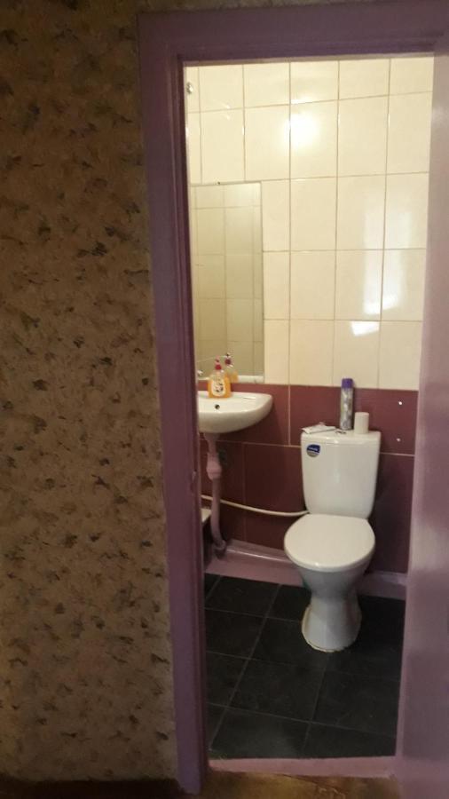 קריבוי רוג Однокімнатні Апартаменти Повністю מראה חיצוני תמונה